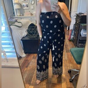 Beautiful strapless pant jumpsuit. With drawstring